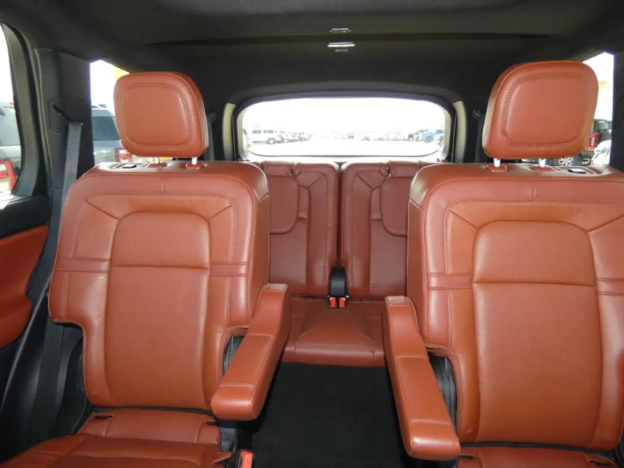 Lincoln Aviator снимка Lincoln Aviator