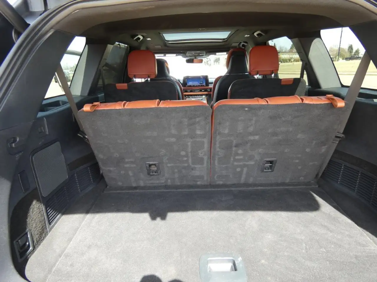 Lincoln Aviator снимка Lincoln Aviator