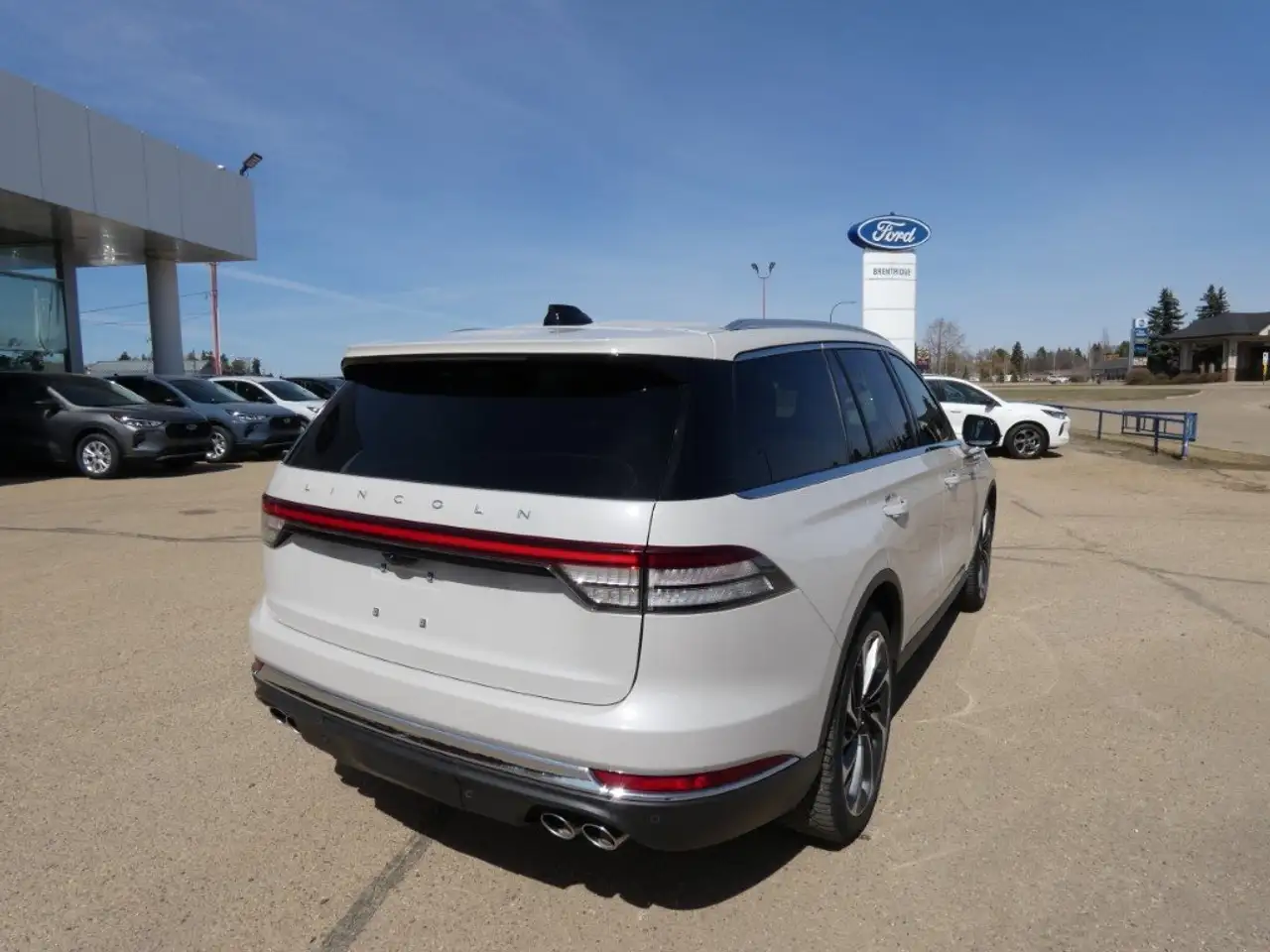 Lincoln Aviator снимка Lincoln Aviator