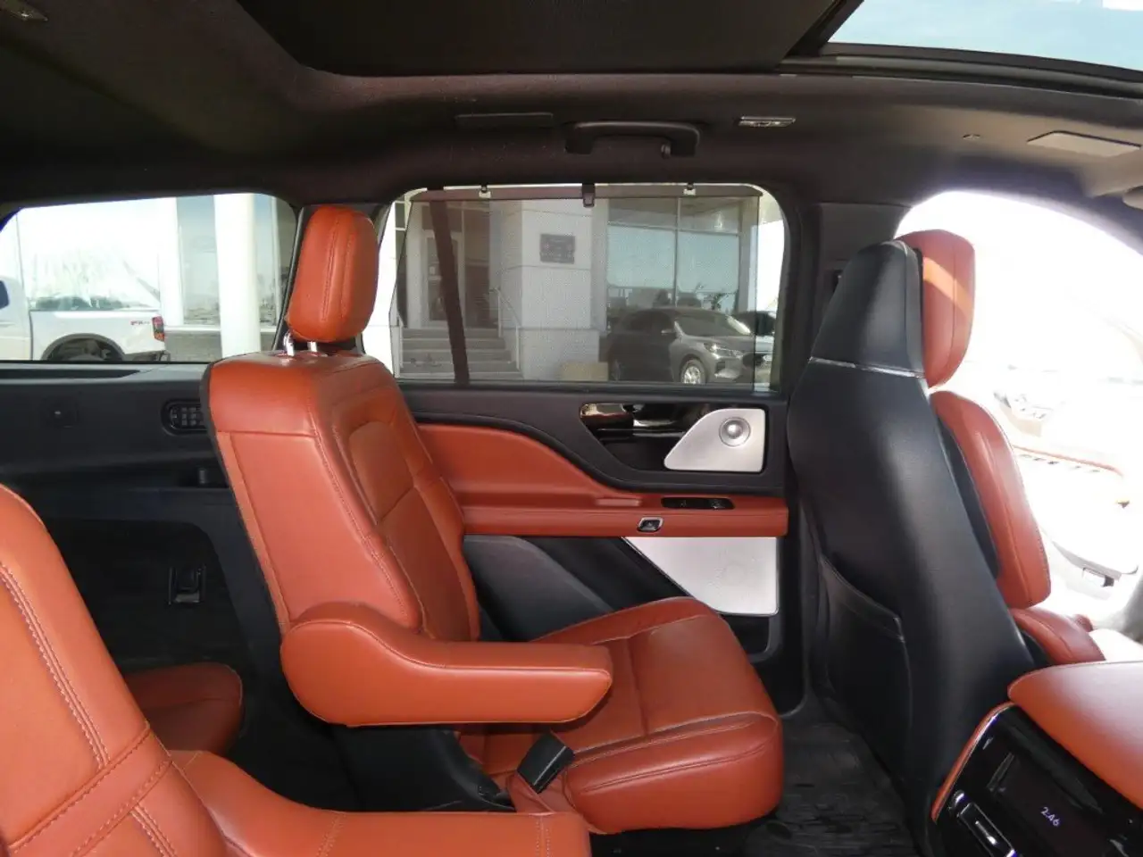 Lincoln Aviator снимка Lincoln Aviator