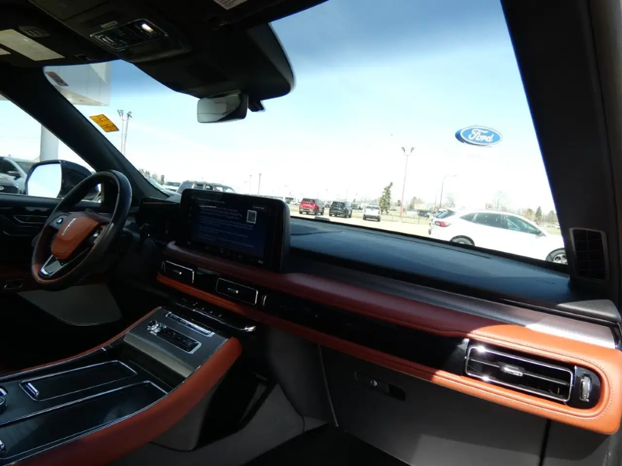 Lincoln Aviator снимка Lincoln Aviator