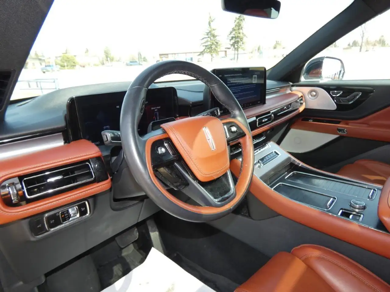 Lincoln Aviator снимка Lincoln Aviator