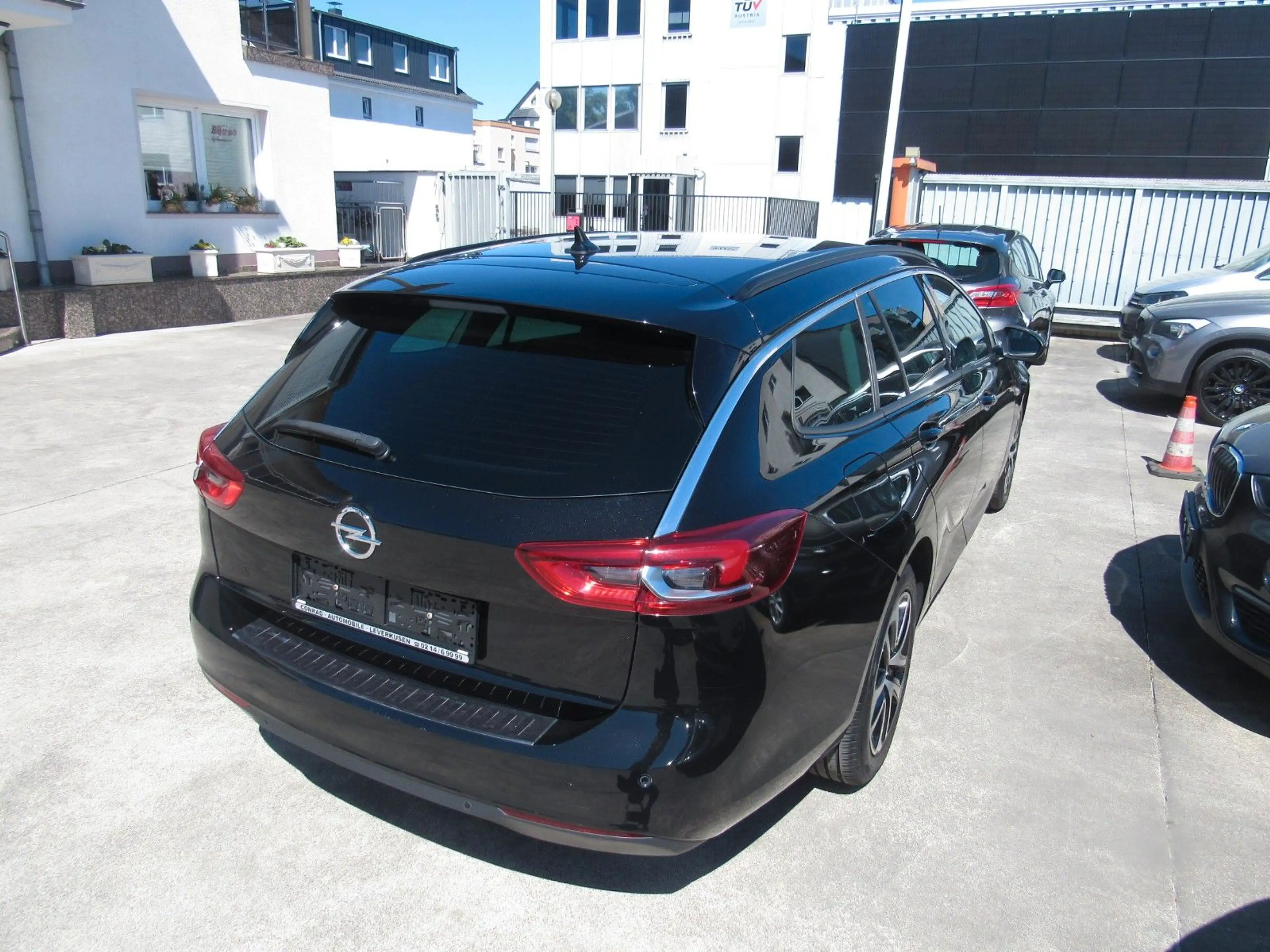 Opel Insignia B Sports Tourer Edition,AUTOMATIK. — photo 3