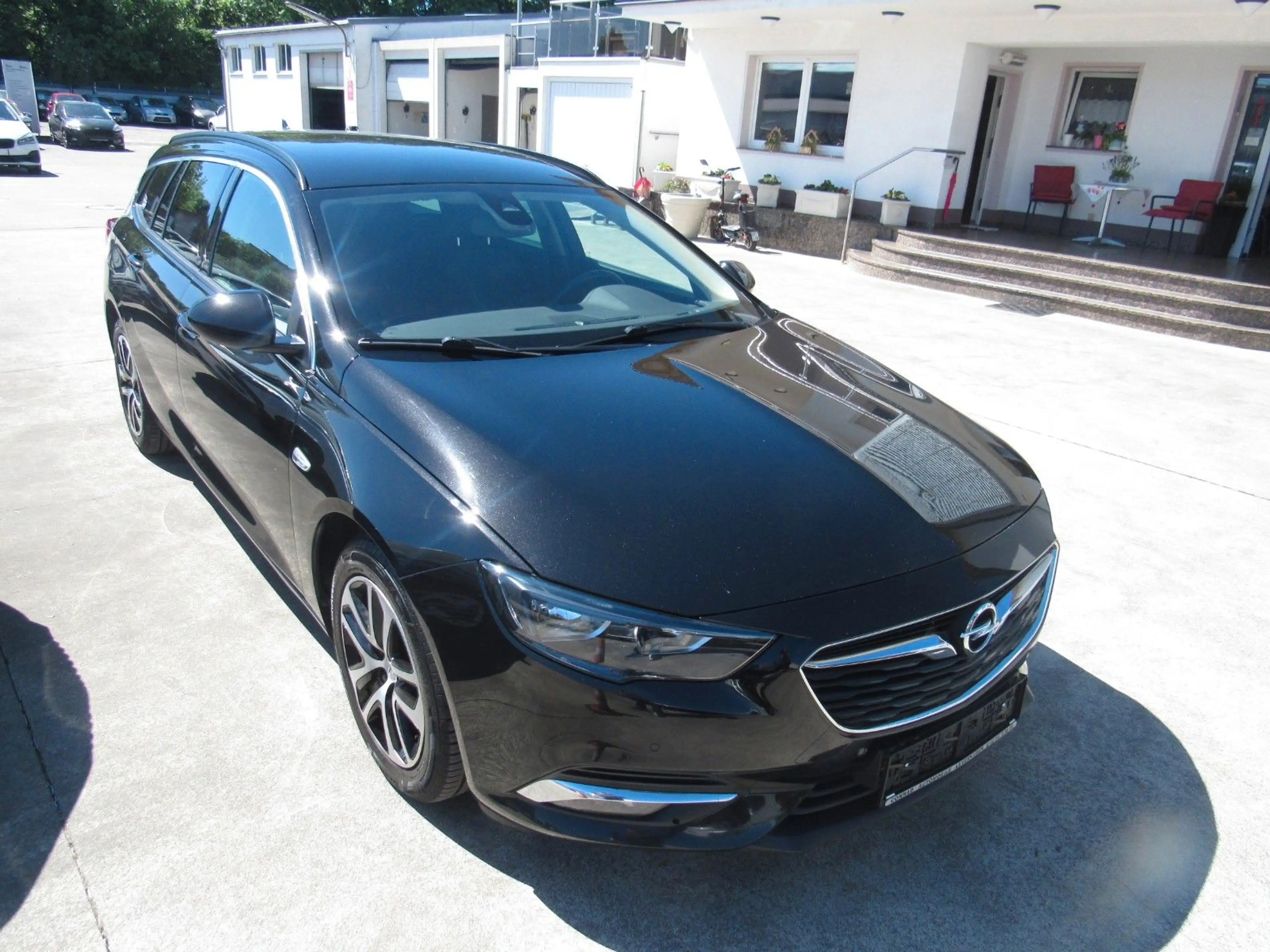Opel Insignia B Sports Tourer Edition,AUTOMATIK. — photo 2