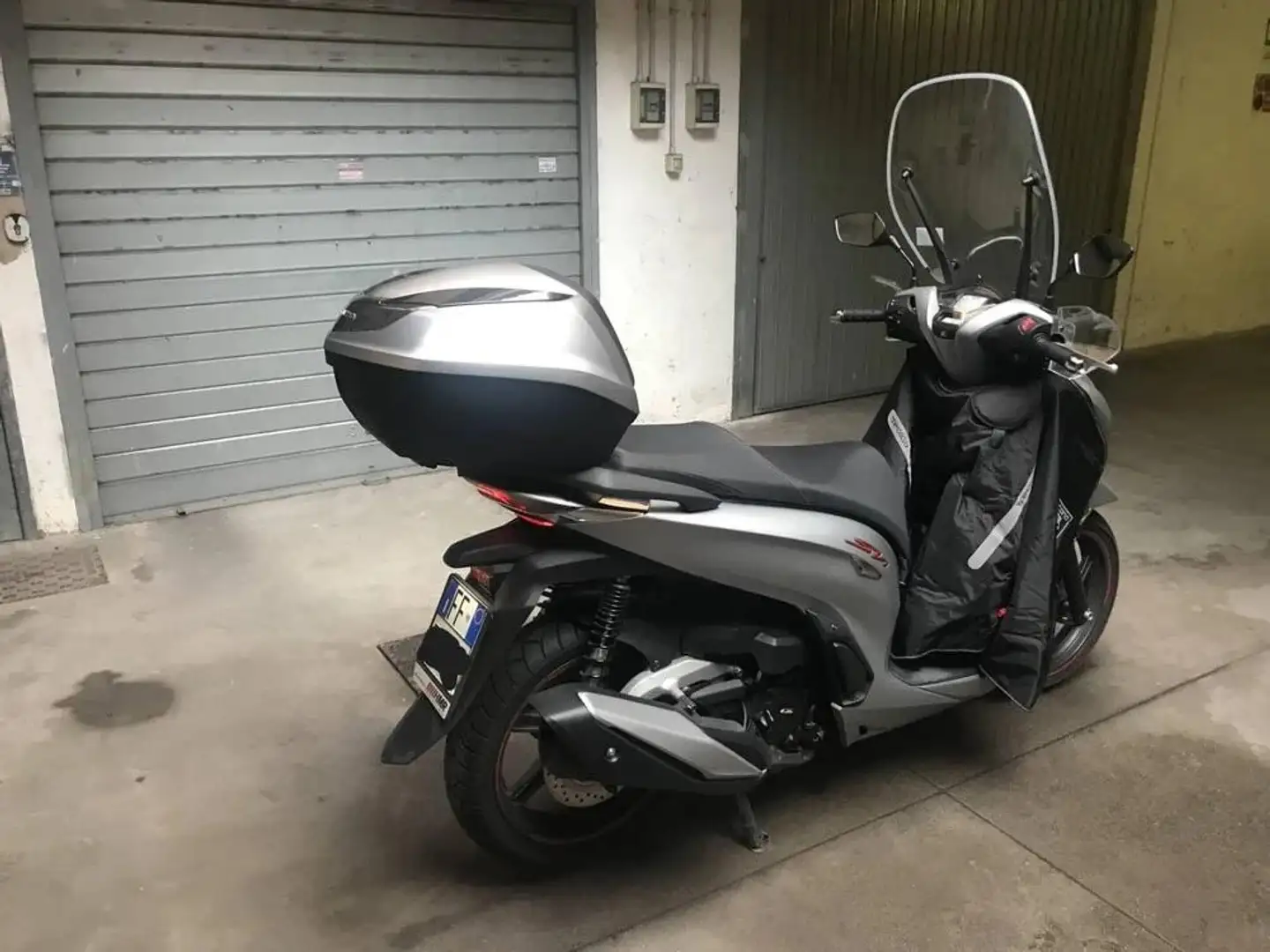 Honda SH 350i Sport Grigio - 2