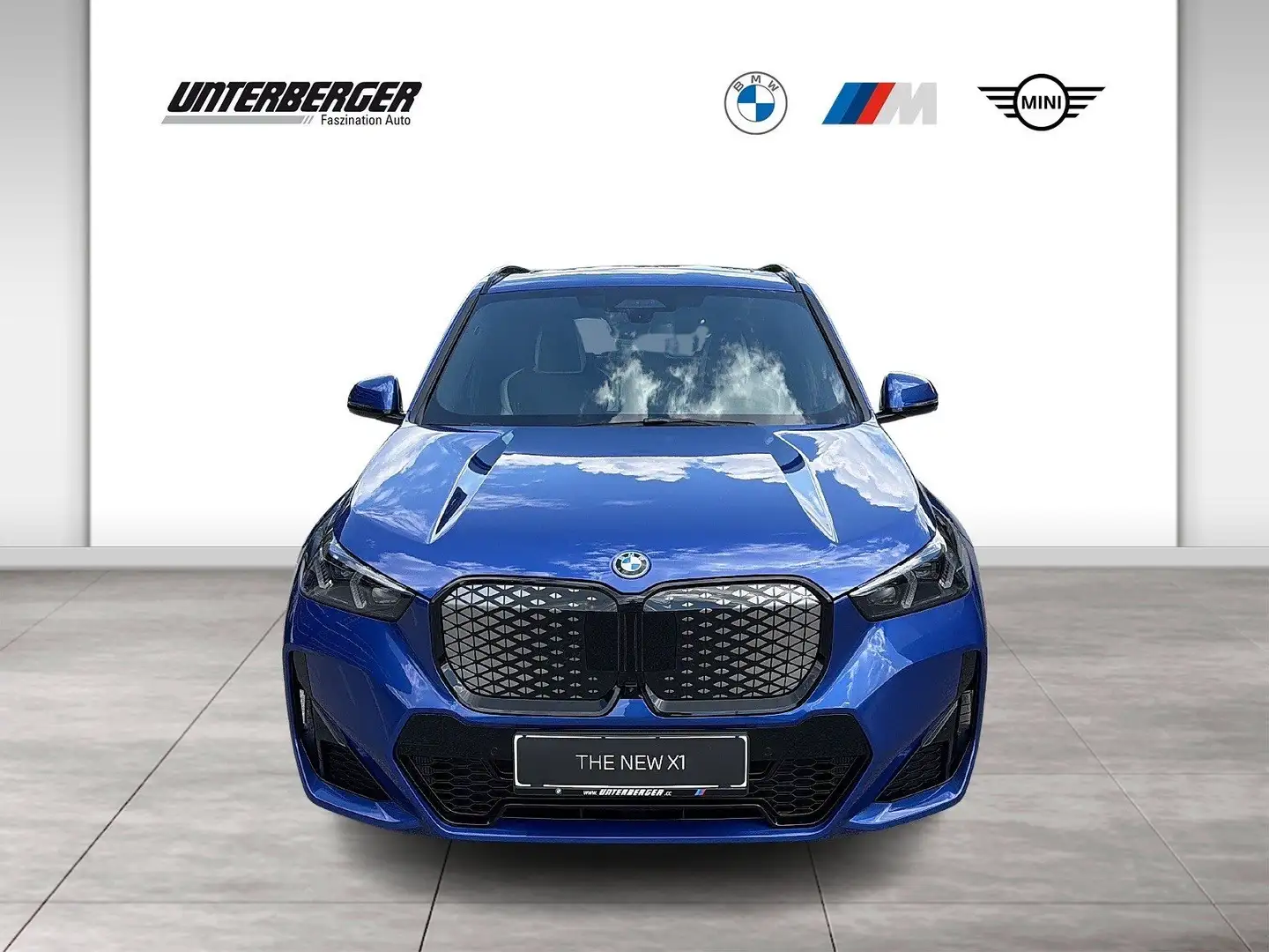 BMW iX1 eDrive20 M Sportpaket | M Sportpaket Pro | Innovat Blau - 2