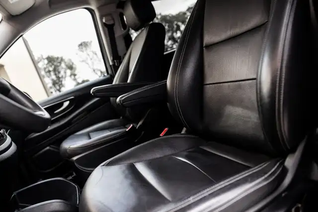 Mercedes-Benz Vito view 4
