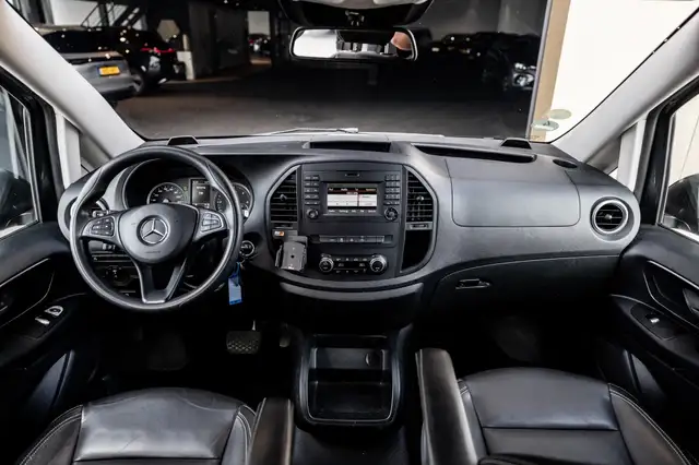 Mercedes-Benz Vito view 2