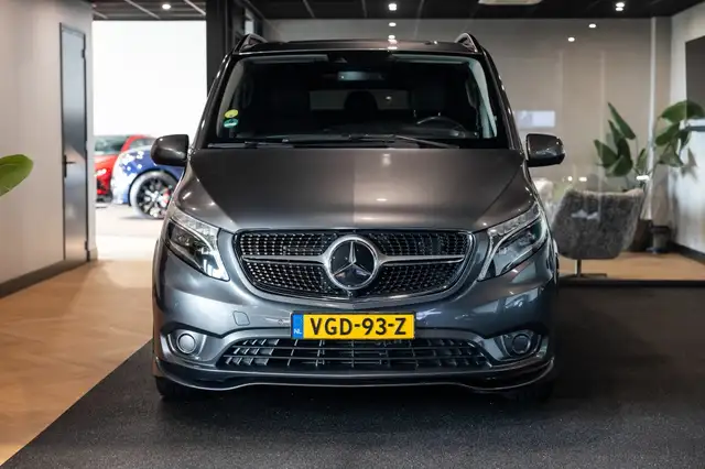 Mercedes-Benz Vito view 8