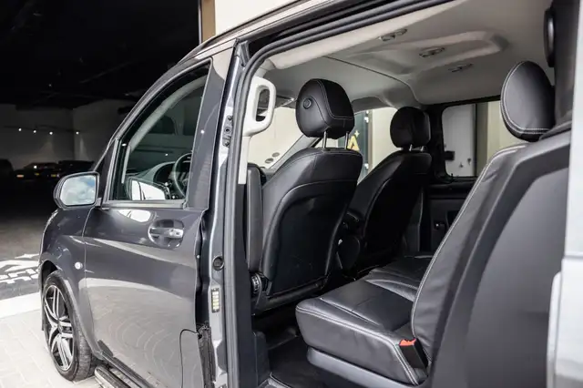 Mercedes-Benz Vito view 6