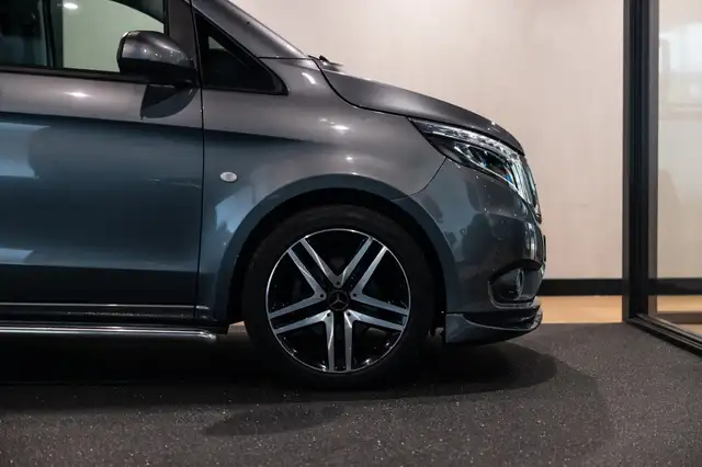 Mercedes-Benz Vito view 16