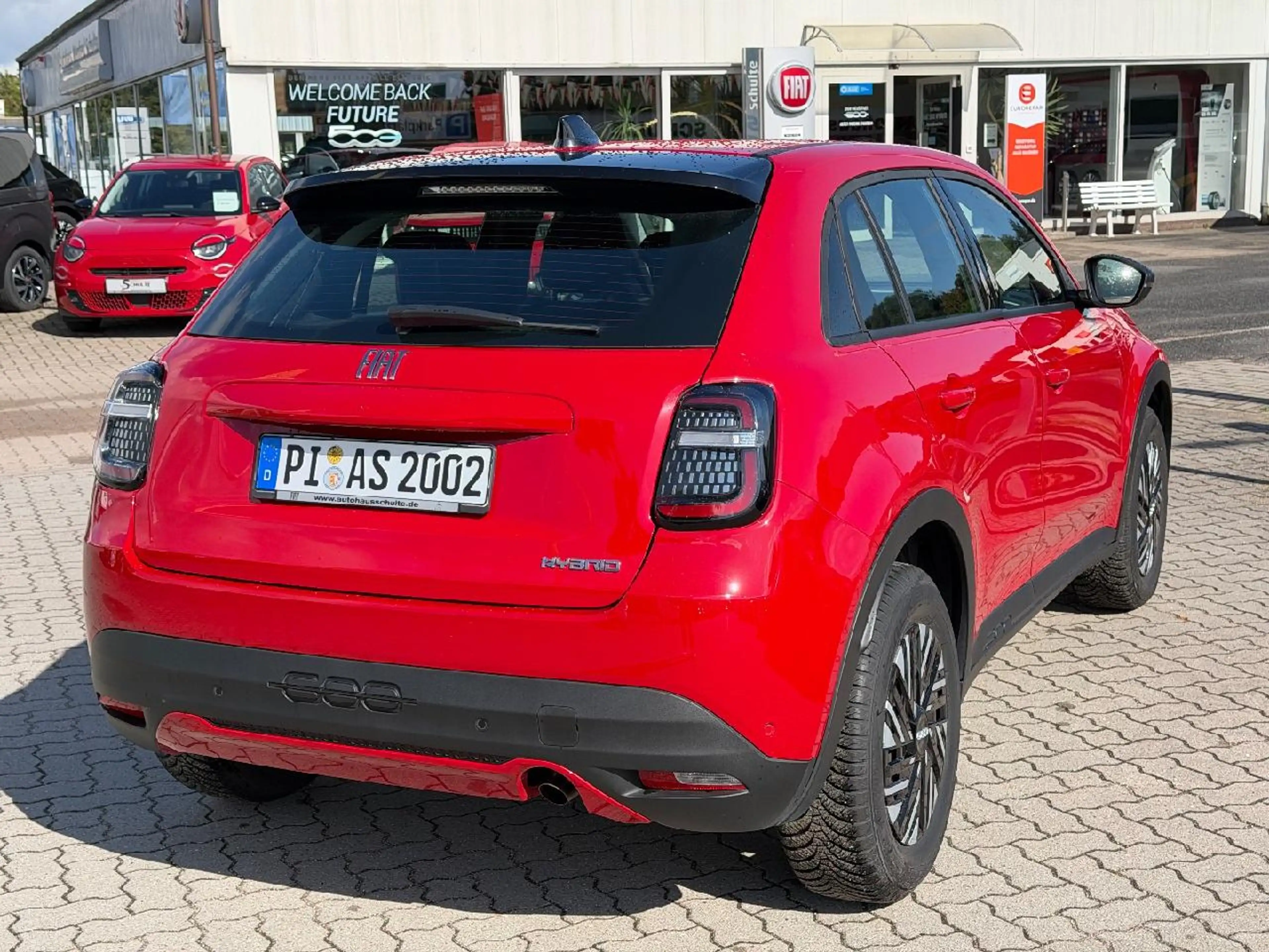 Fiat 600 Hybrid 125-Jahre-Edition — photo 3