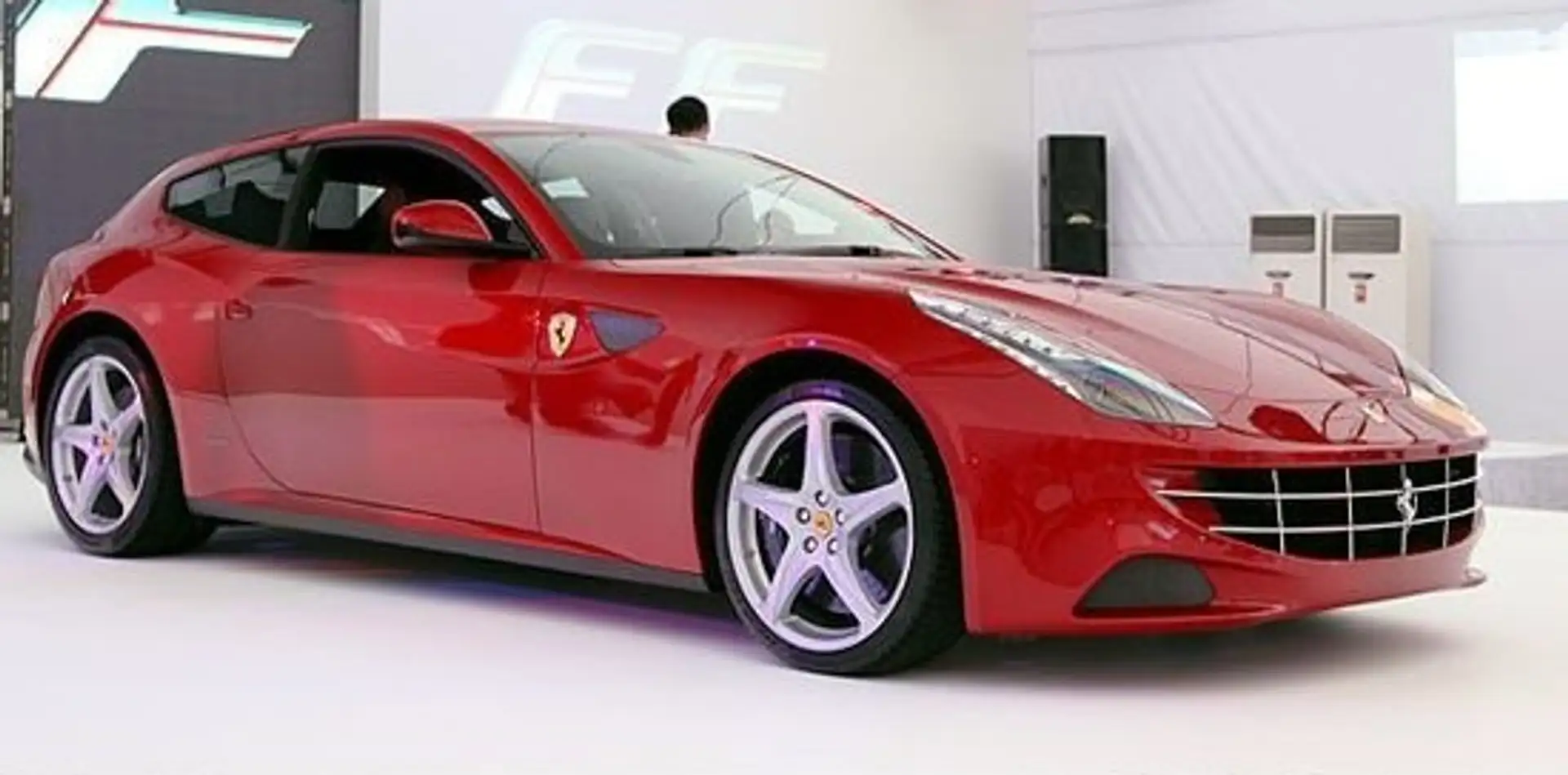 Ferrari FF Rojo - 1