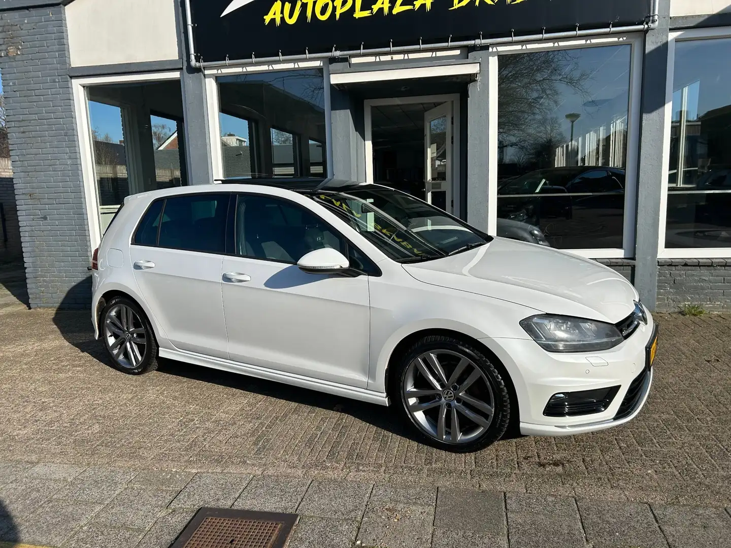 Volkswagen Golf 1.4 TSI R-LINE / CLIMAT / PDC / PANODAK Weiß - 2