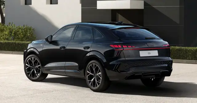 Audi Q3 view 5