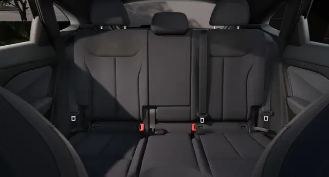 Audi Q3 view 9