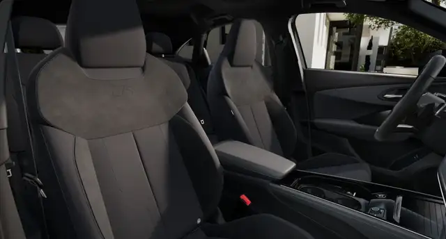 Audi Q3 view 8