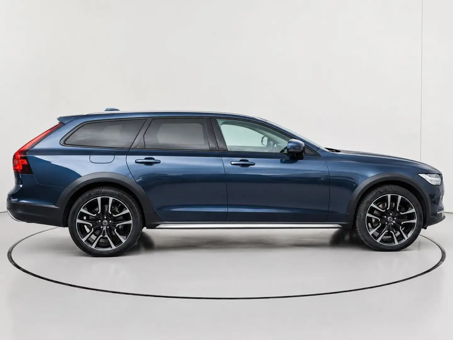 Volvo V90 Cross Country B4 Pro AWD Aut. Negro - 2