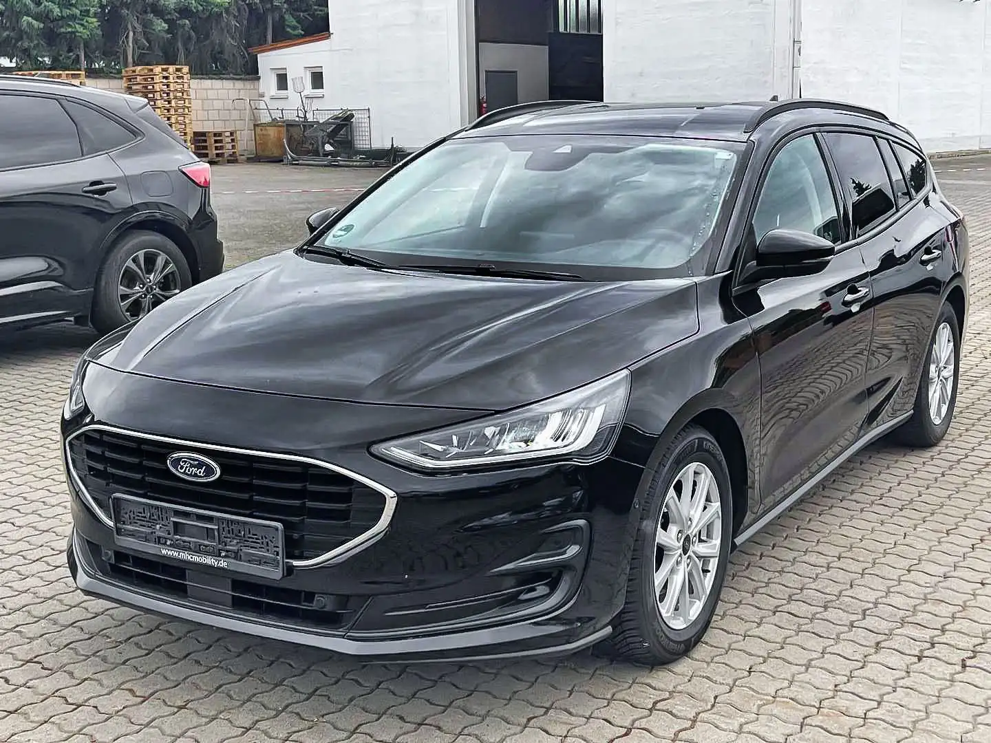 Ford Focus 1,5 EcoBlue Cool & Connect*Navi*LED*Kamera Schwarz - 1