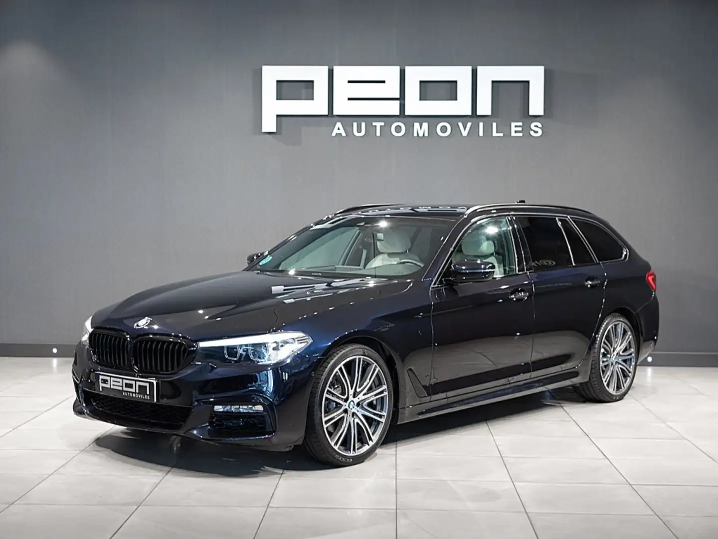 BMW 520 520dA Touring Noir - 1