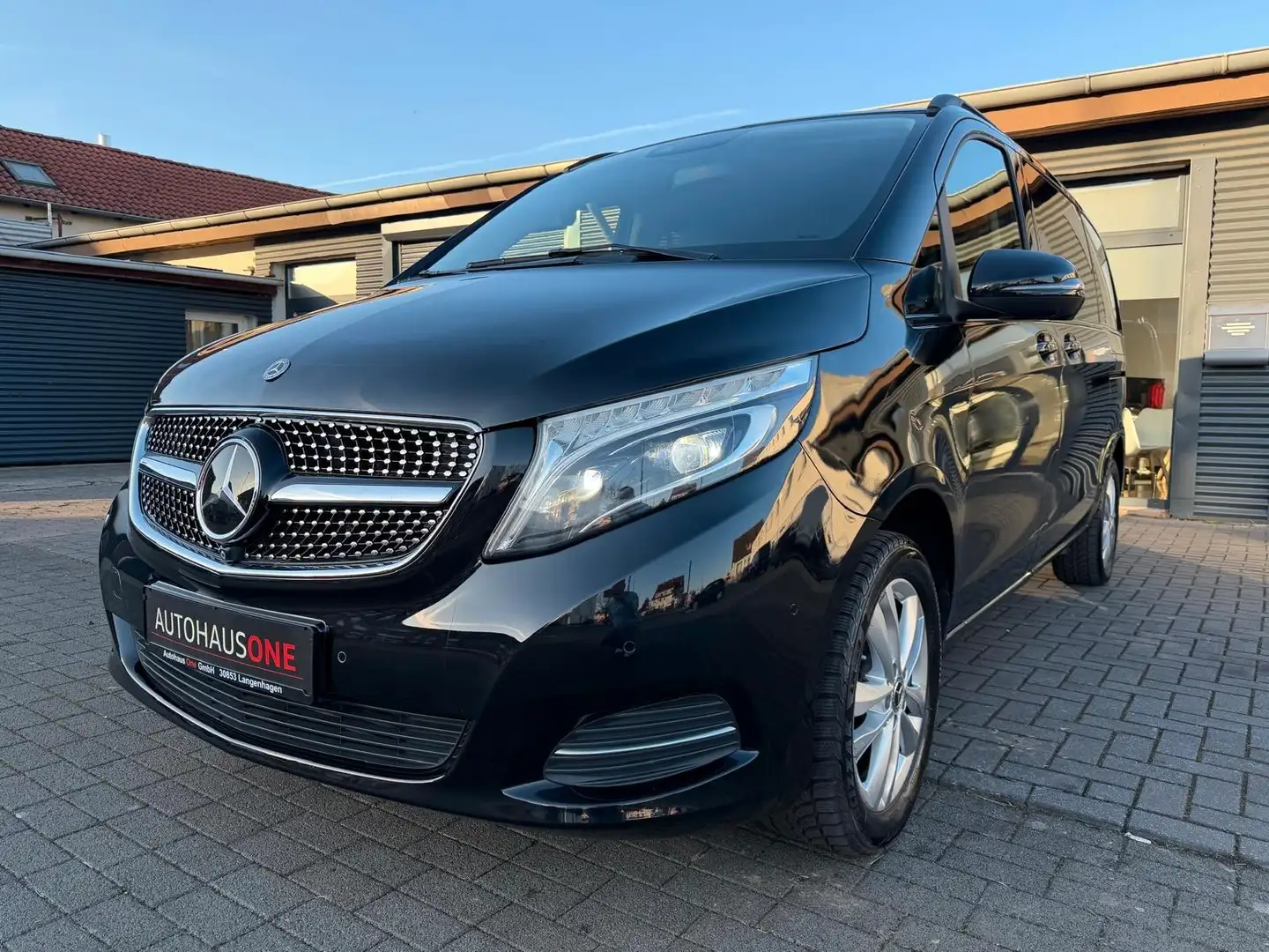 Mercedes-Benz V 250 d 4Matic Kompakt DISTRONIC/STANDHZG/360°CAM Noir - 1