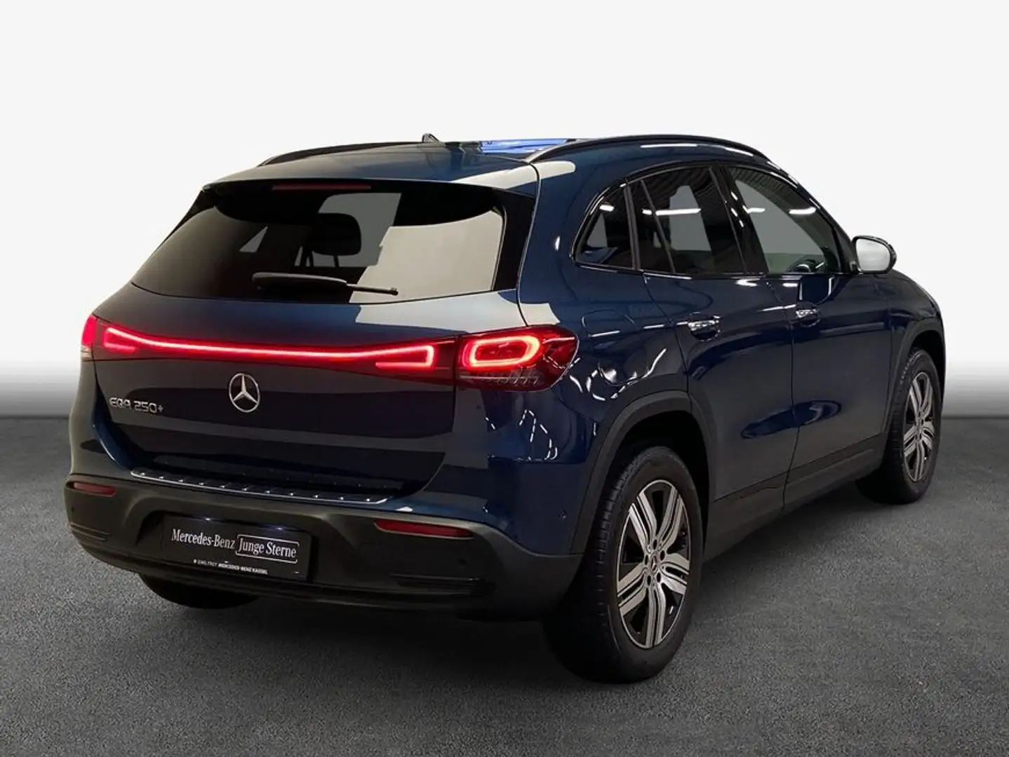 Mercedes-Benz EQA 250 EQA Blau - 2