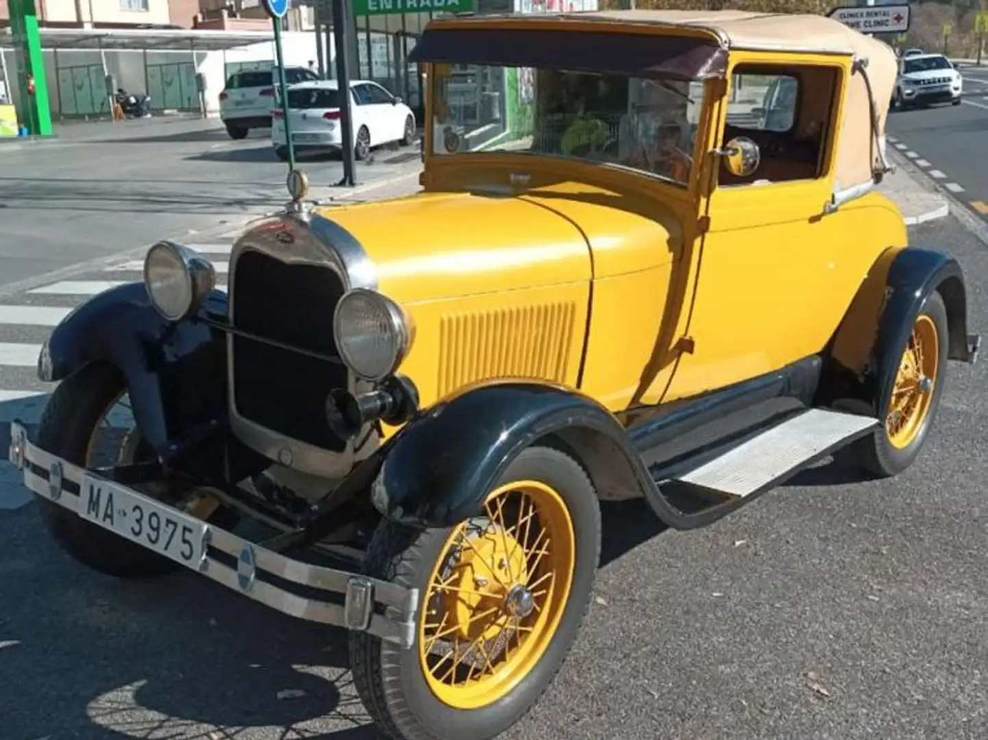 Oldtimer Ford Geel - 1