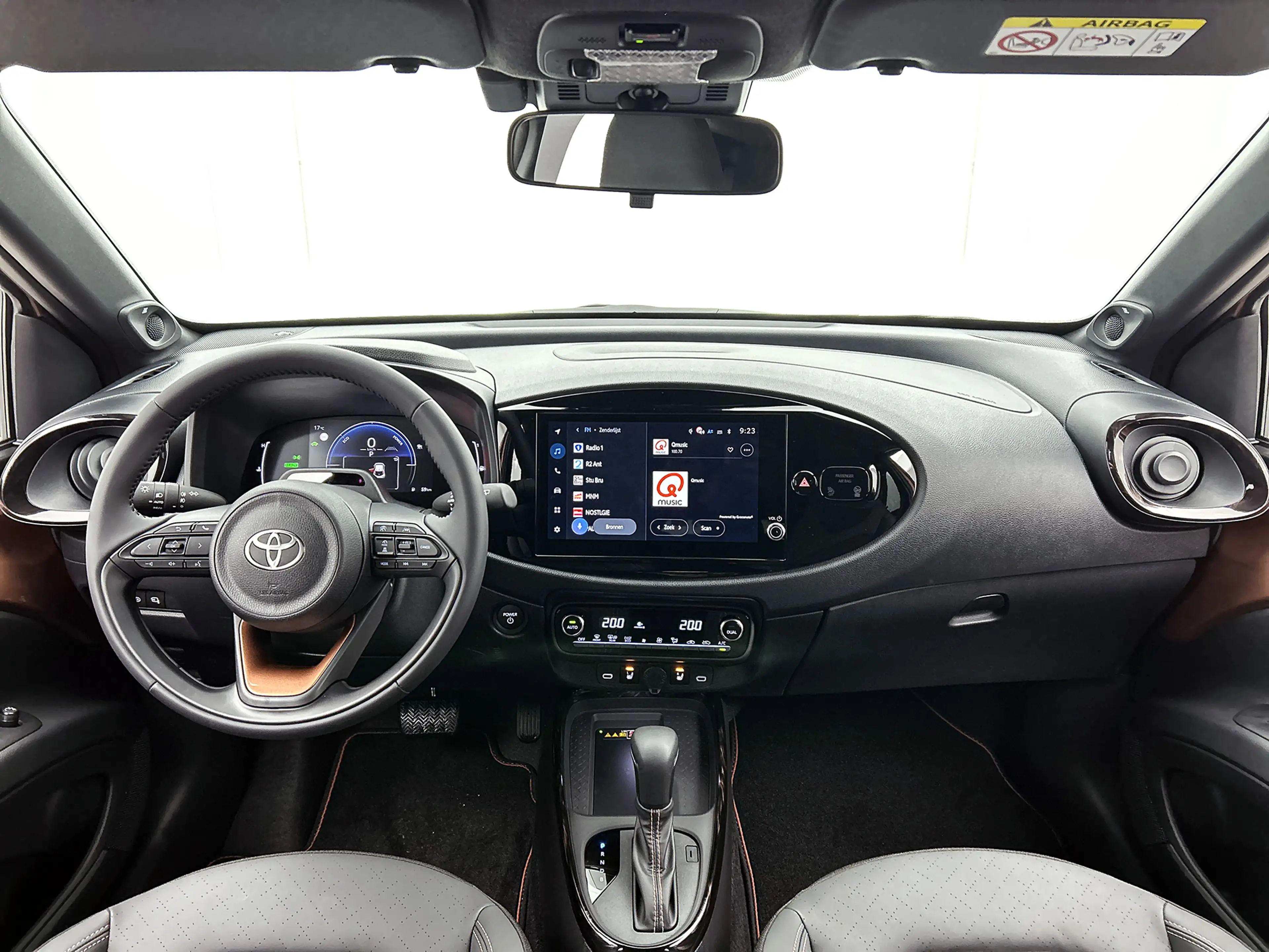 Toyota Aygo X Hybrid 115 envy JBL JBL | Stoelverwarming | Naviga — photo 4