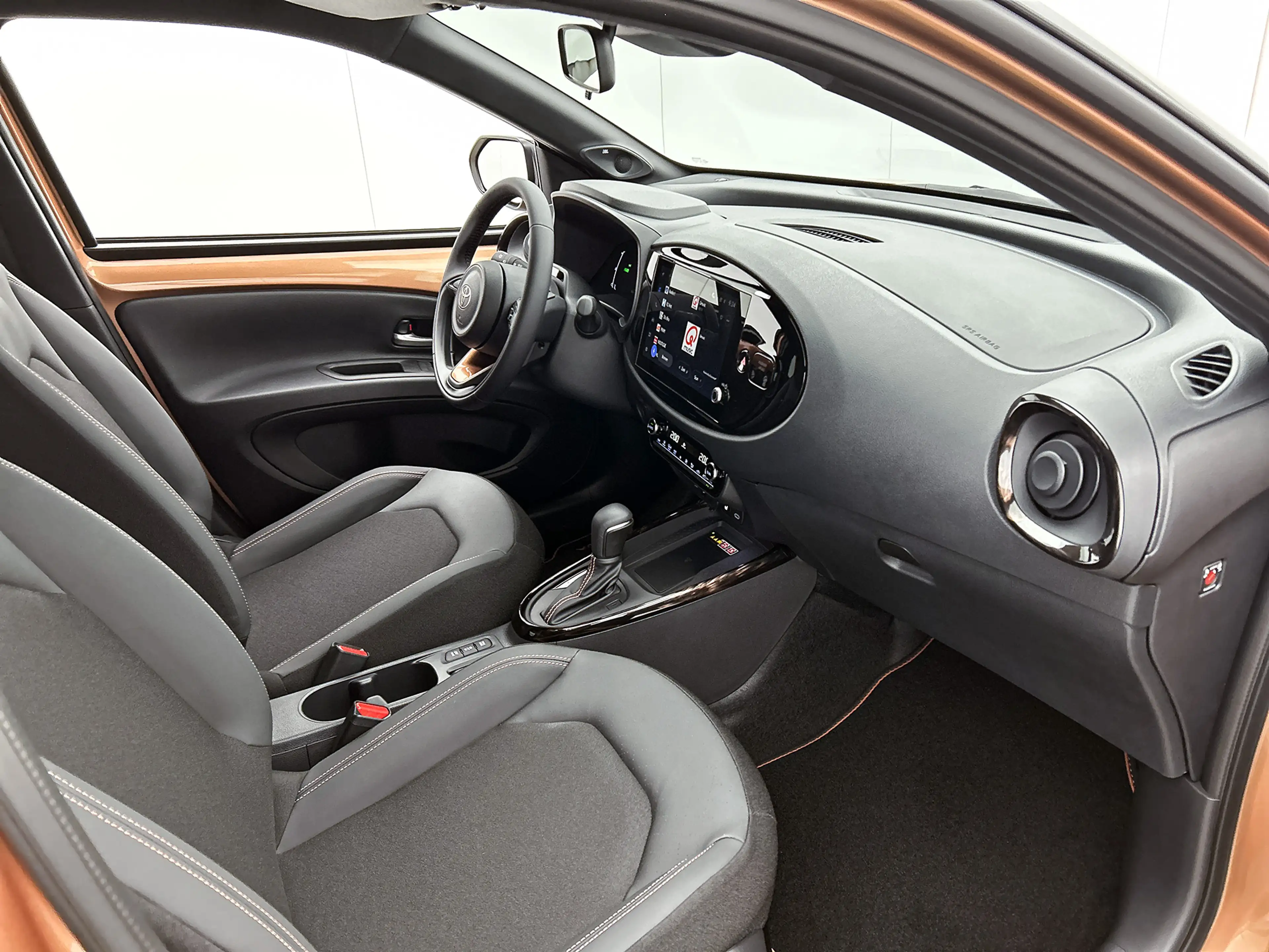 Toyota Aygo X Hybrid 115 envy JBL JBL | Stoelverwarming | Naviga — photo 6
