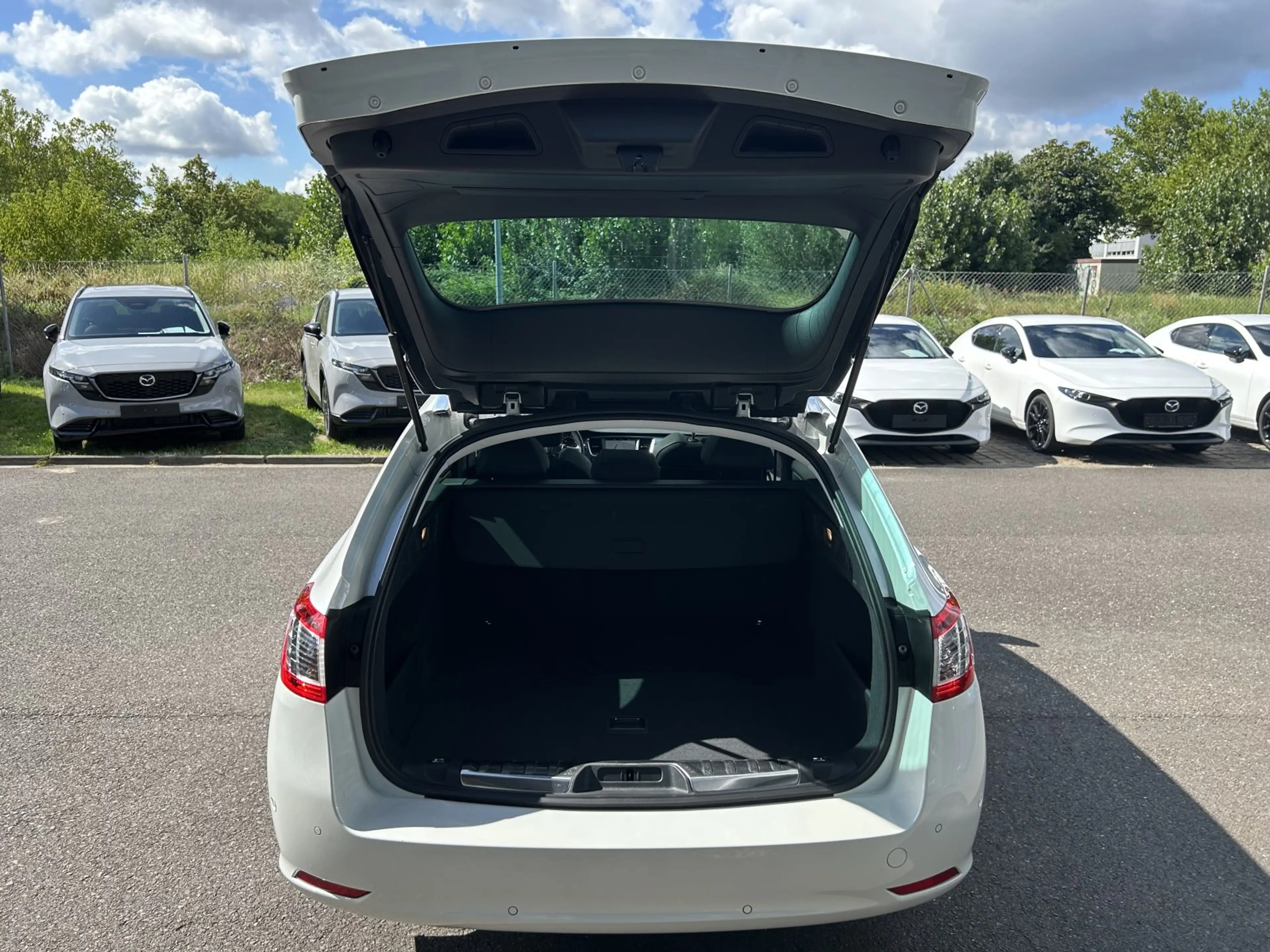 Peugeot 508 2.0 BlueHDi FAP 150 SW Allure — photo 12