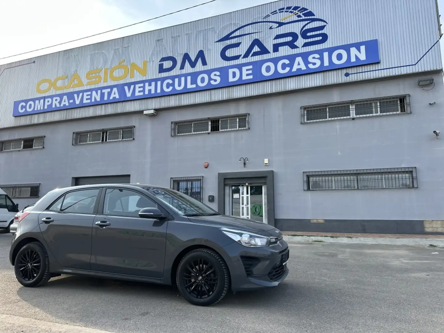 Kia Rio 1.0 T-GDi MHEV iMT Drive Pack Sport 100 Gris - 1