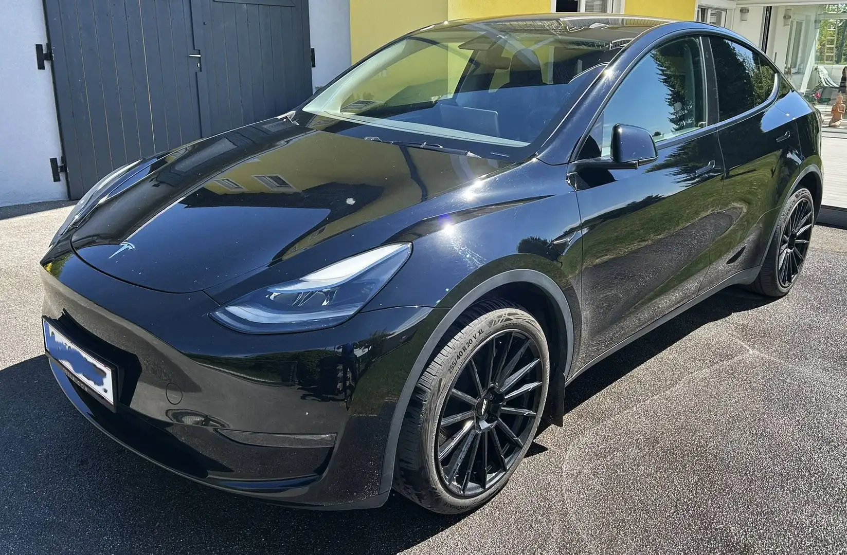 Tesla Model Y Model Y Long Range AWD 79kWh mit Anhängerkupplung Schwarz - 1