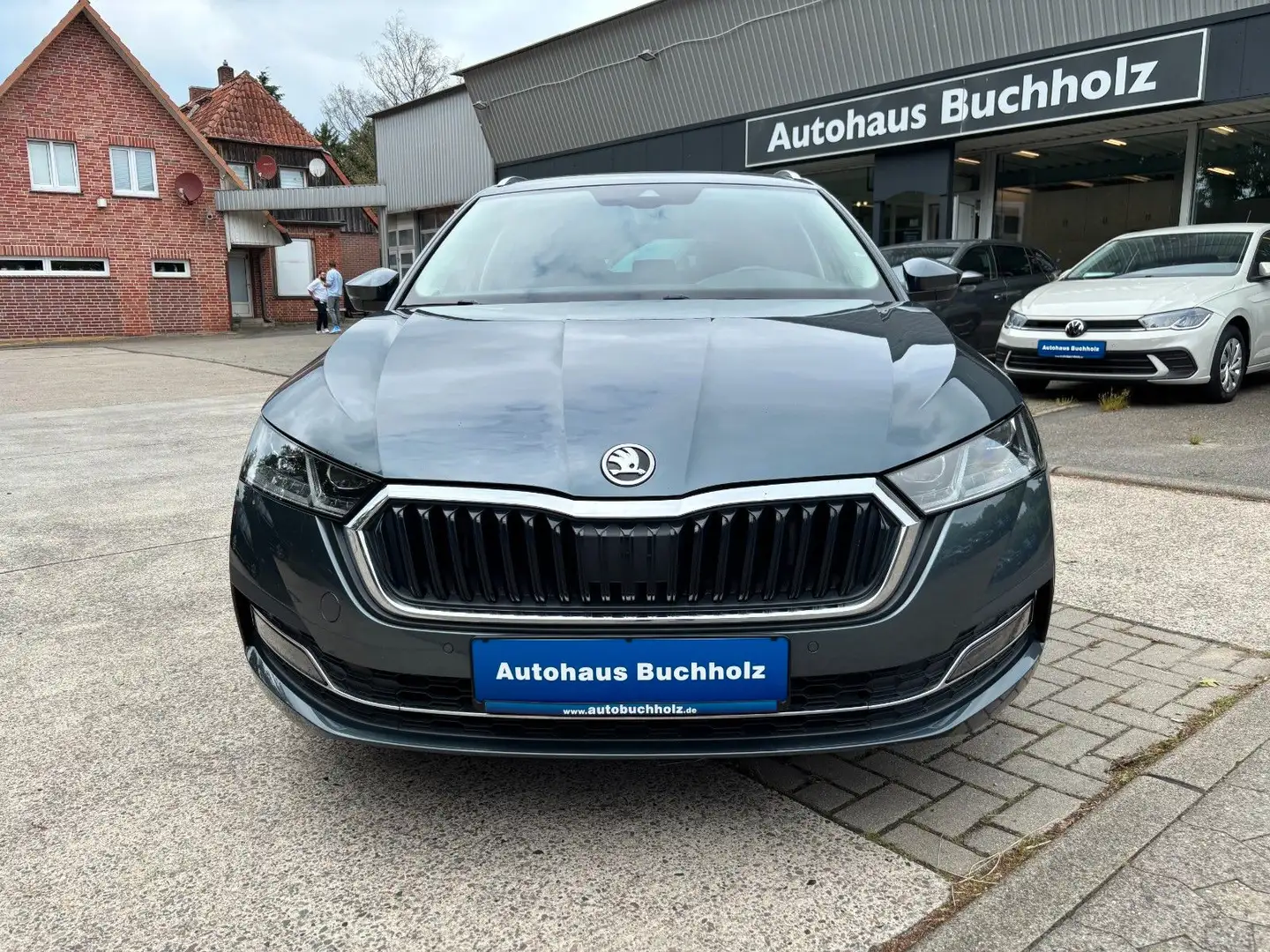 Skoda Octavia Combi 2.0TDI DSG Style Gris - 2