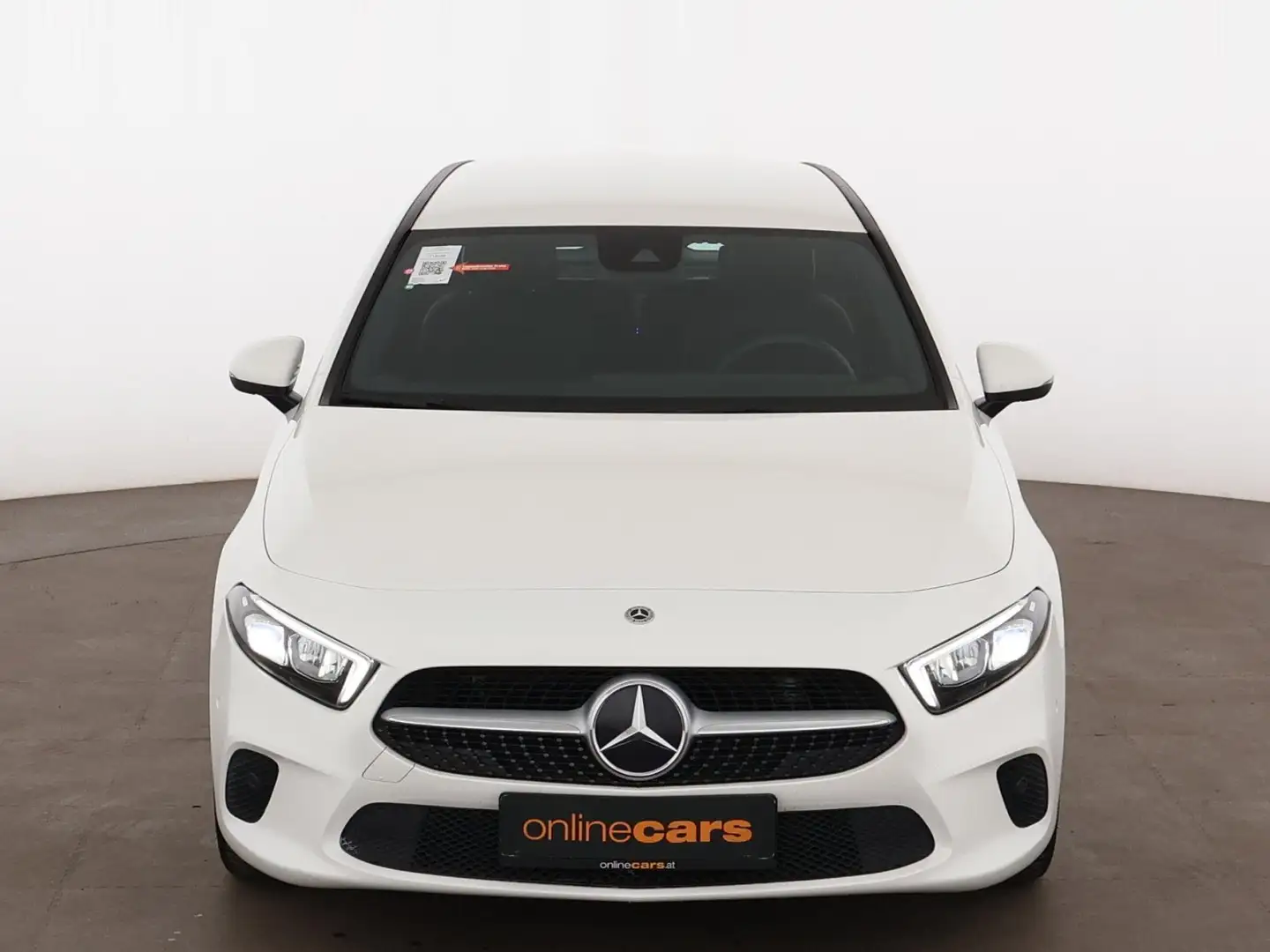 Mercedes-Benz A 180 Aut LED NAVI R-CAM SITZHZG ASSIST TEMP PDC Weiß - 2