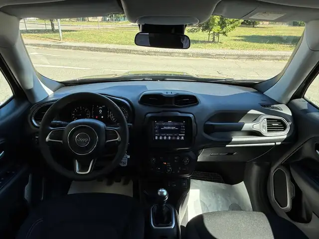 Jeep Renegade view 13