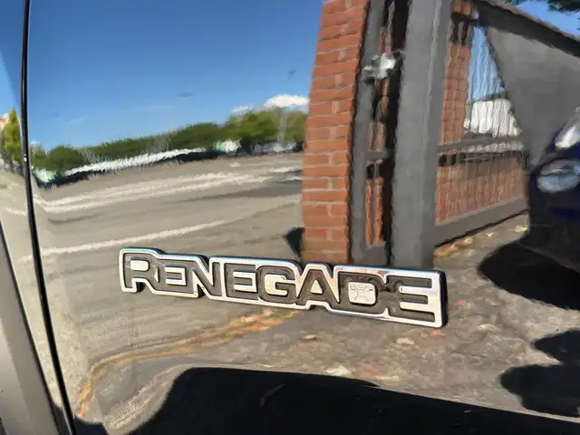 Jeep Renegade view 14