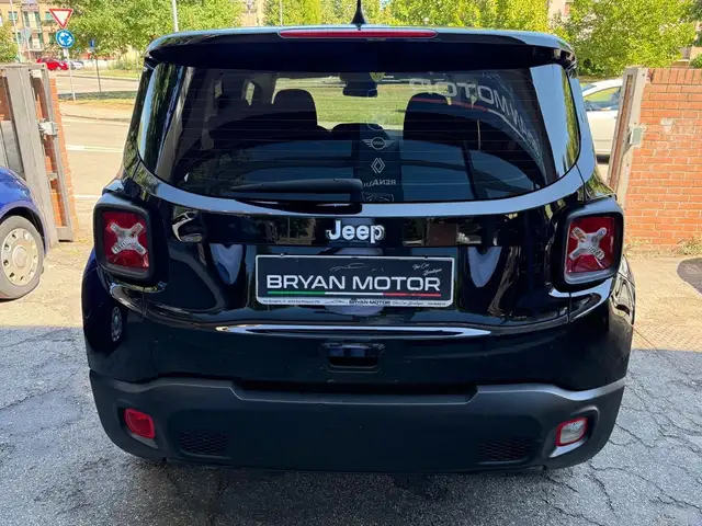 Jeep Renegade view 4