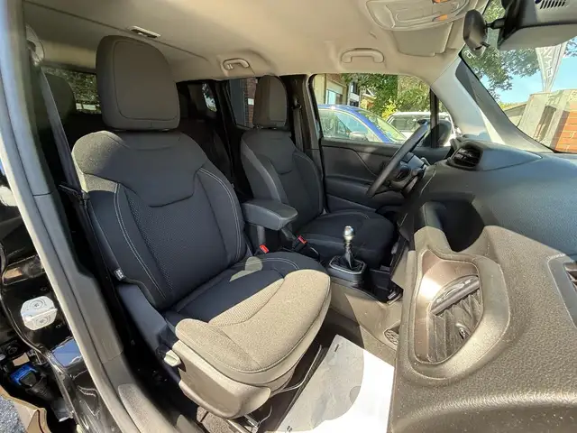 Jeep Renegade view 7
