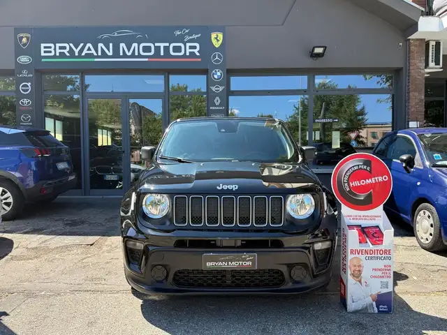 Jeep Renegade view 2