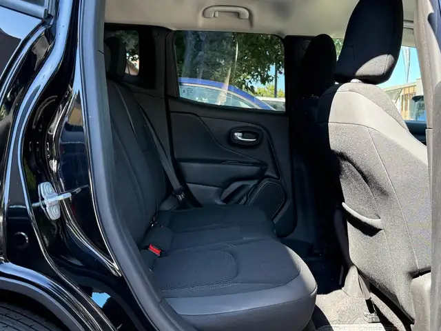 Jeep Renegade view 10