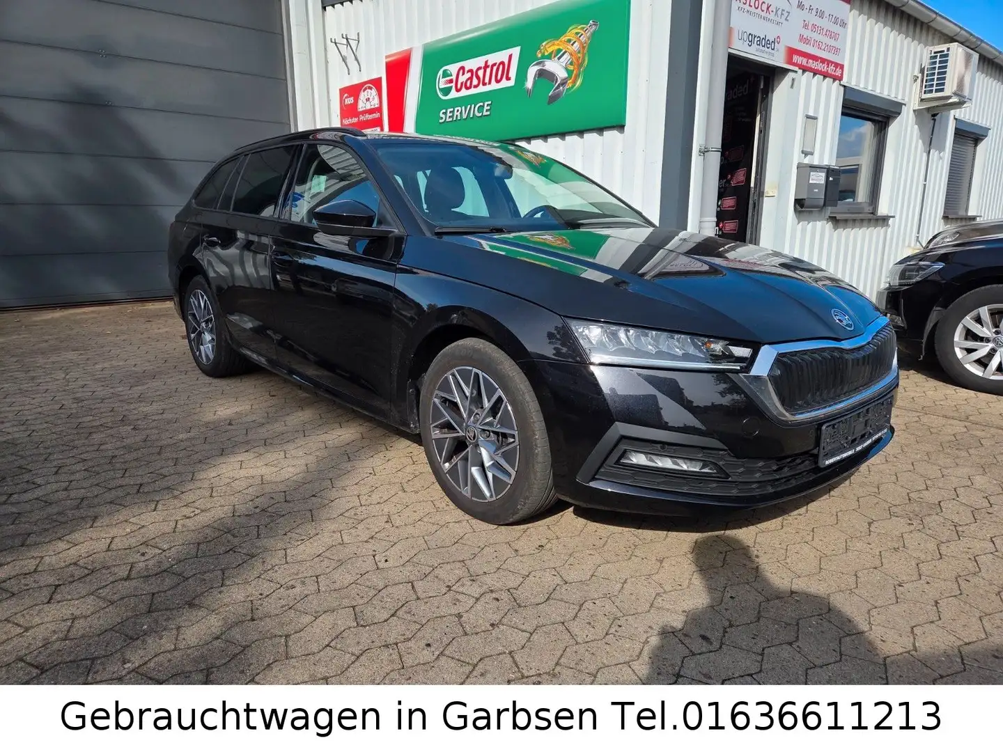 Skoda Octavia Tour 2.0TDI Navi AHK LED 4x Sitzheizung Noir - 1