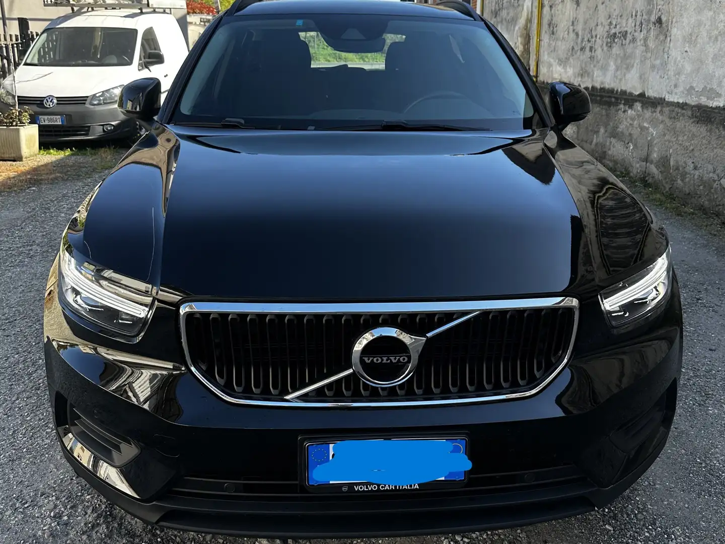 Volvo XC40 XC40 1.5 t2 Momentum  auto my21 130 CV NO VINCOLI Nero - 1