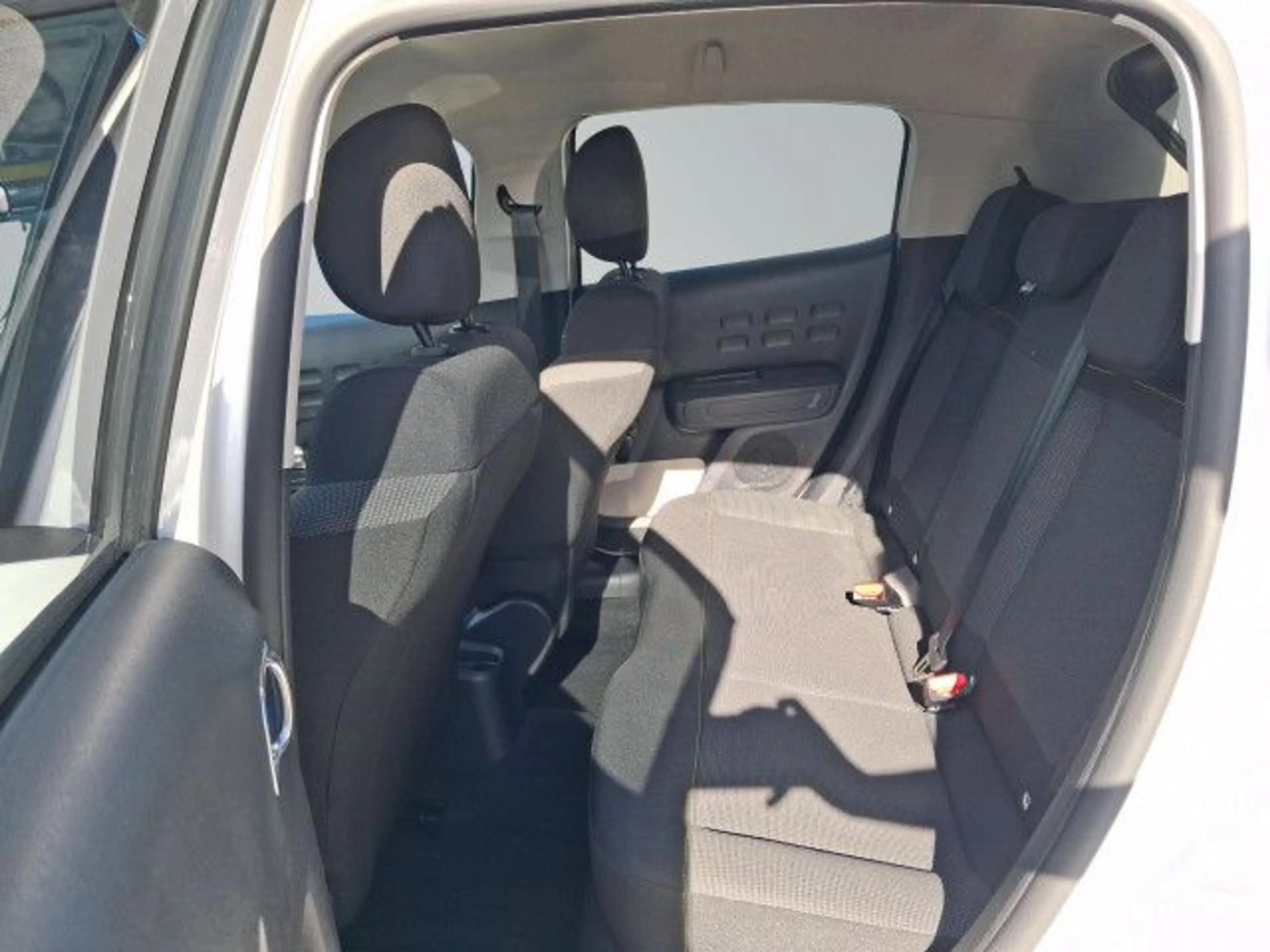 Citroen C35 C3 PT 110 SHINE Automatik Navi LED CarPlay Klima — photo 14