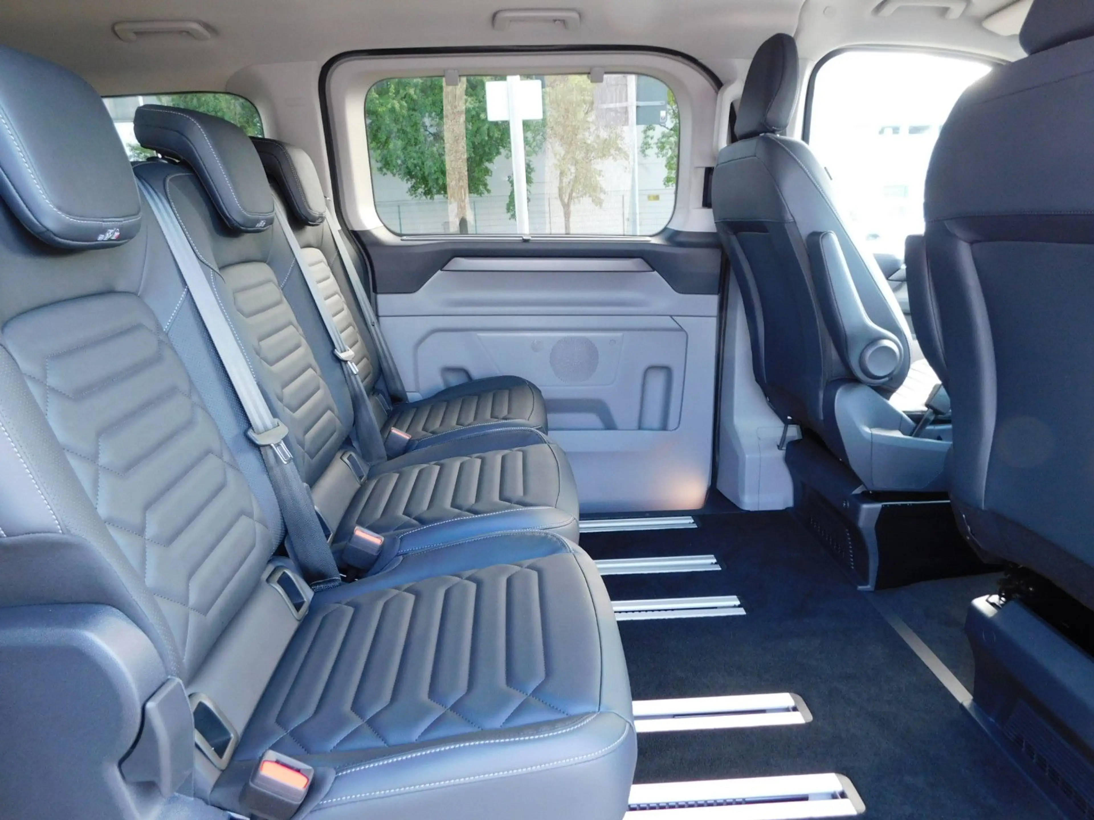 Ford Tourneo Custom 2.0 L1 Autom Titanium X — photo 14