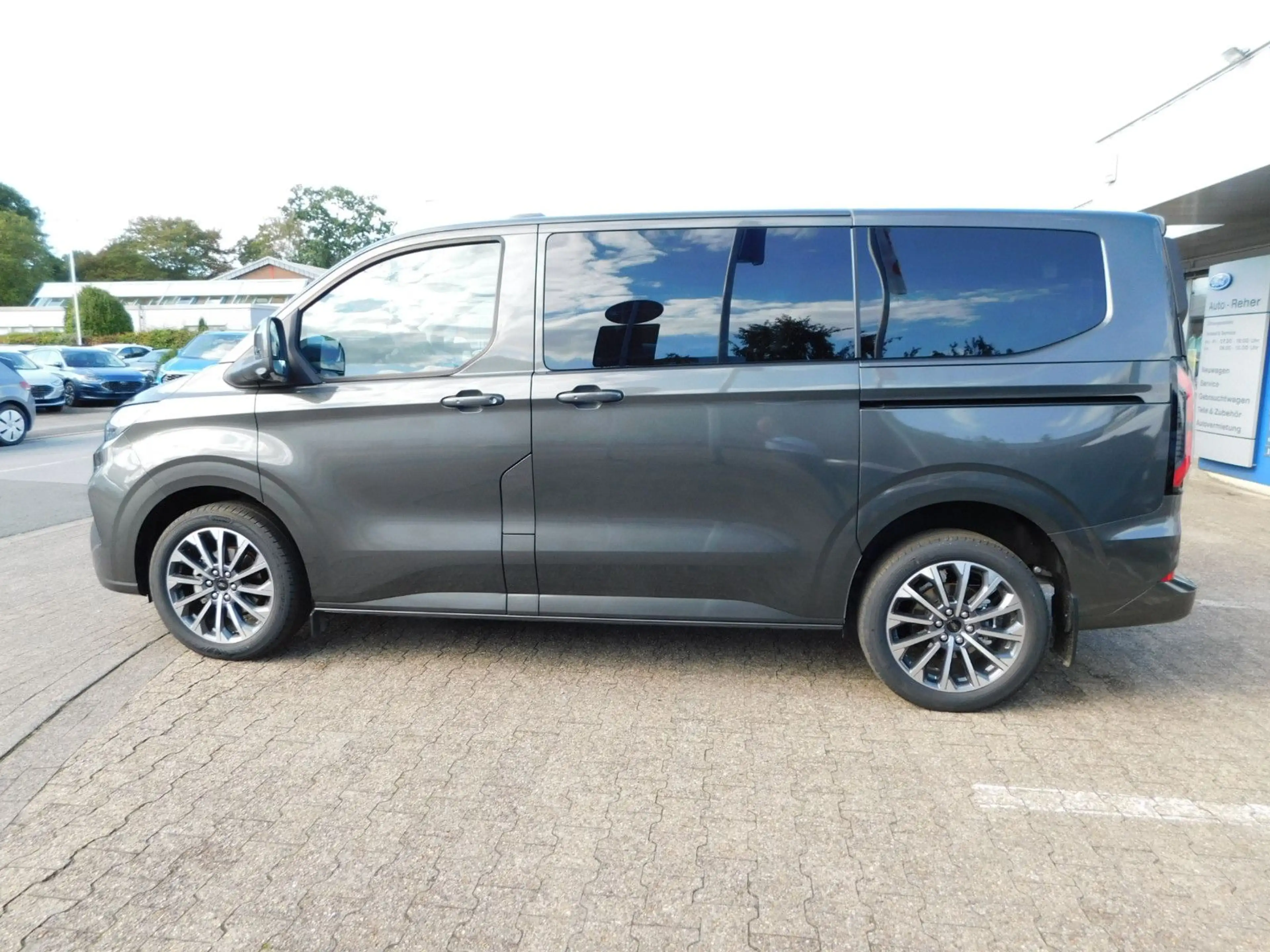 Ford Tourneo Custom 2.0 L1 Autom Titanium X — photo 9