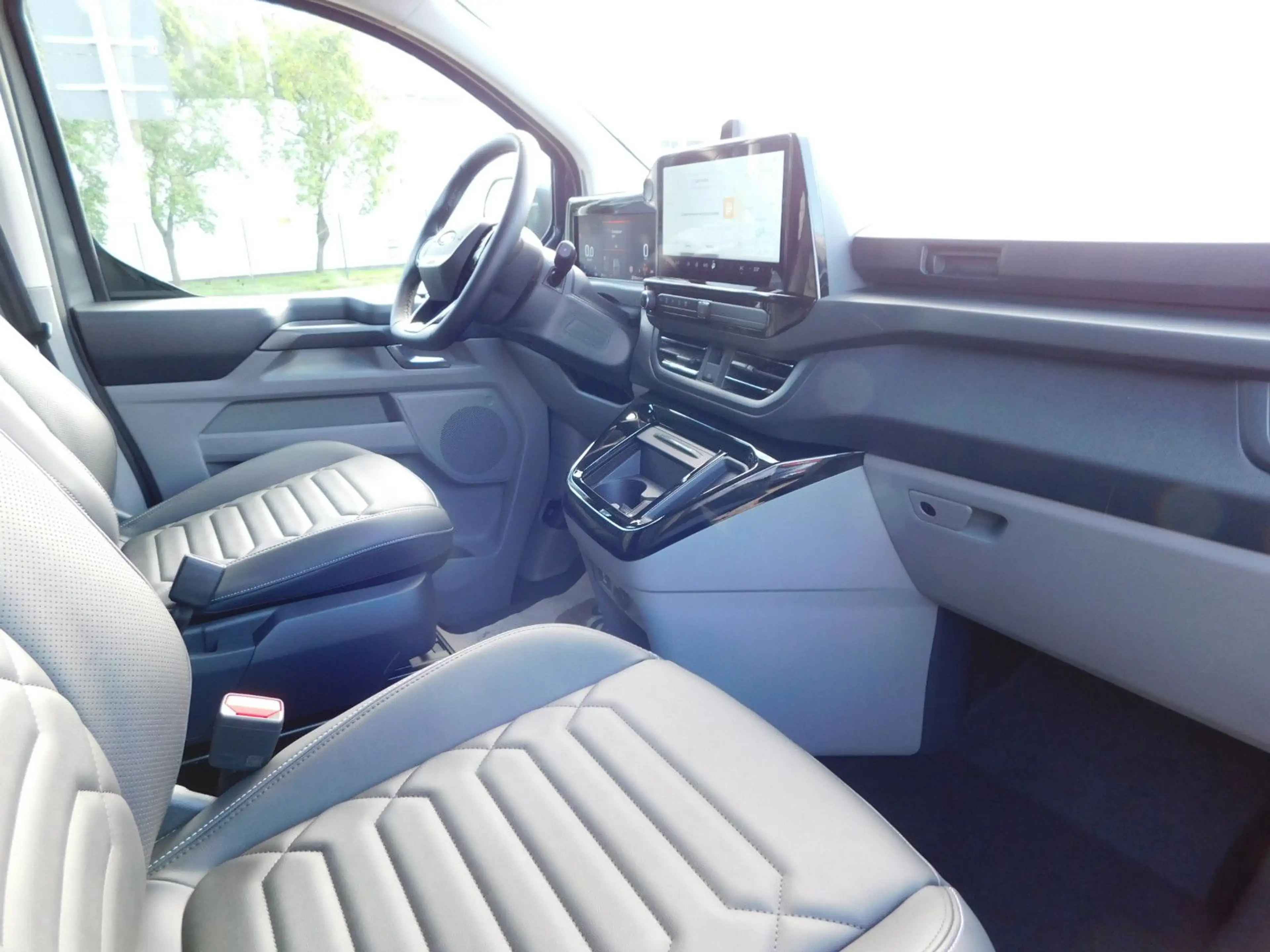 Ford Tourneo Custom 2.0 L1 Autom Titanium X — photo 15