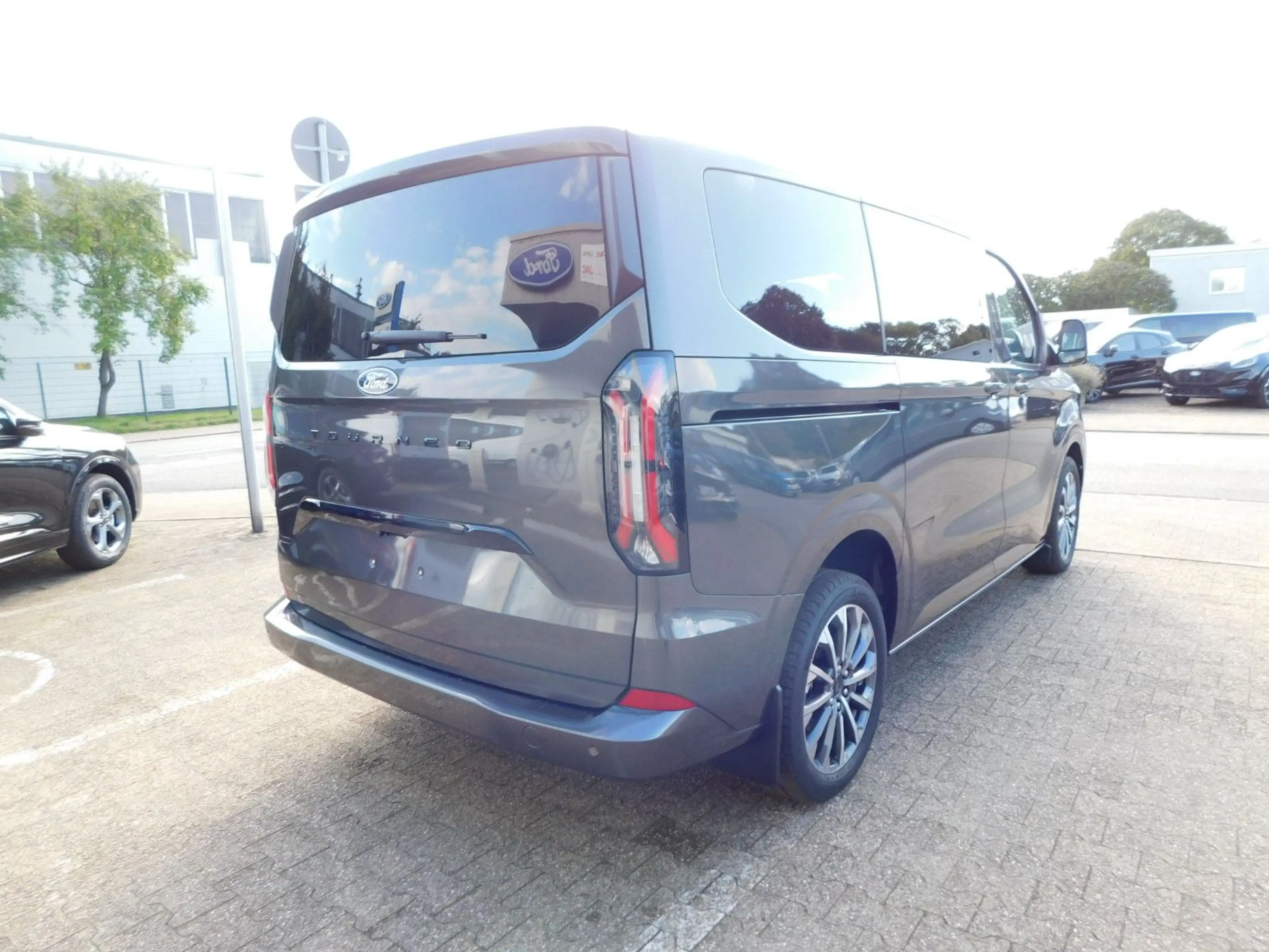 Ford Tourneo Custom 2.0 L1 Autom Titanium X — photo 6
