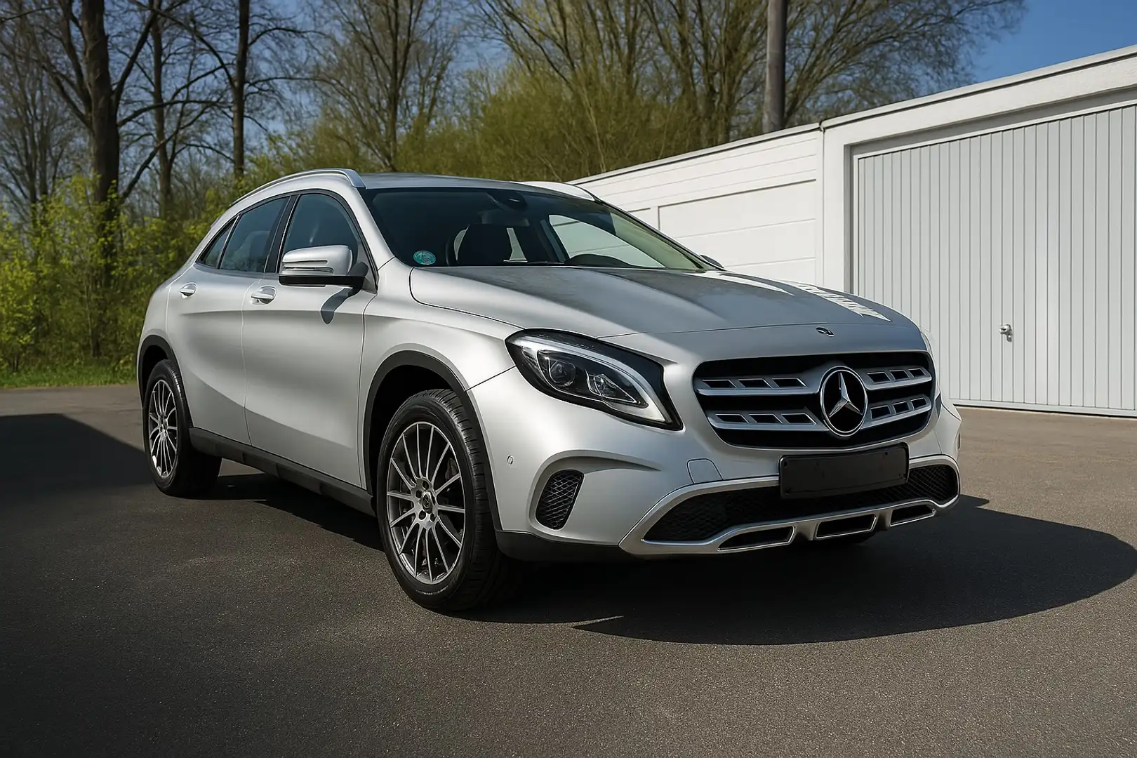Mercedes-Benz GLA 200 7G-DCT Urban | LED | Navi | Leder | PDC Kamera - 1