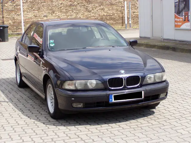 BMW 523 5er # Klimaautomatik+Schiebedach / Automatik / PDC