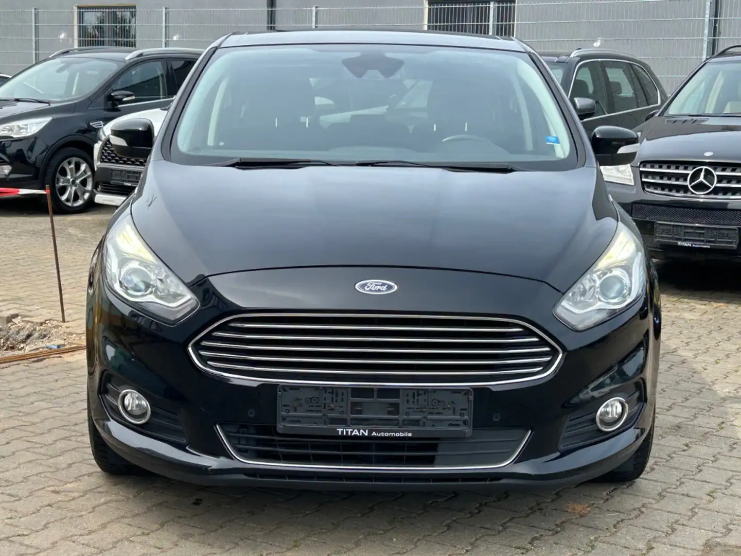 Ford S-Max Titanium Negro - 2
